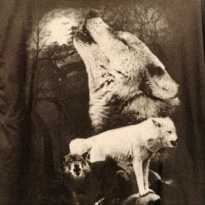 Howling Wolves Tee